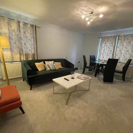 2 Bedroom Apartment Near Southfields Londra Dış mekan fotoğraf