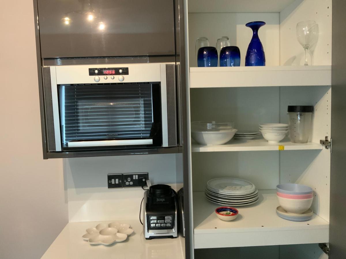 2 Bedroom Apartment Near Southfields Londra Dış mekan fotoğraf