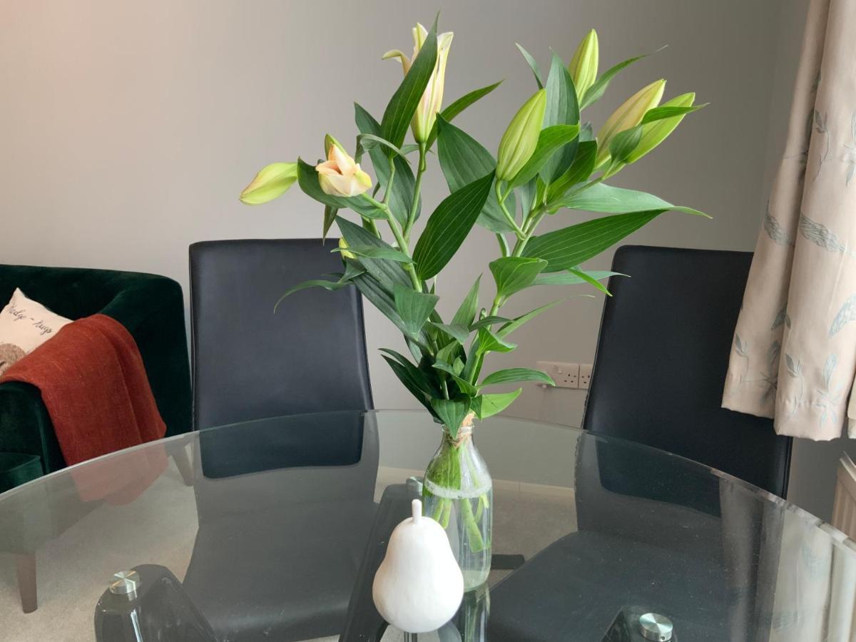 2 Bedroom Apartment Near Southfields Londra Dış mekan fotoğraf